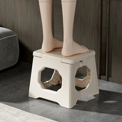 Silla de baño plegable de plástico para ducha, taburete pequeño para pies, ahorra espacio, muebles de exterior plegables y modernos para turistas.